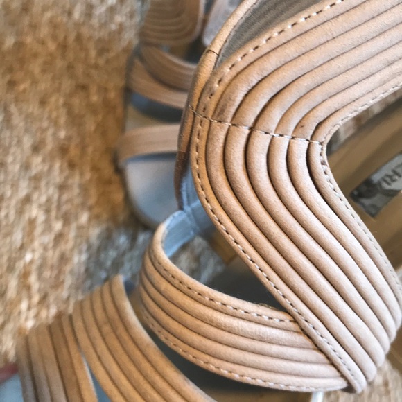 BCBG Heels - Picture 5 of 7